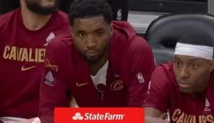 米切尔：“我的左眼几乎看不见了，今晚很艰难，就是这样。但我还是能站上罚球线，还是