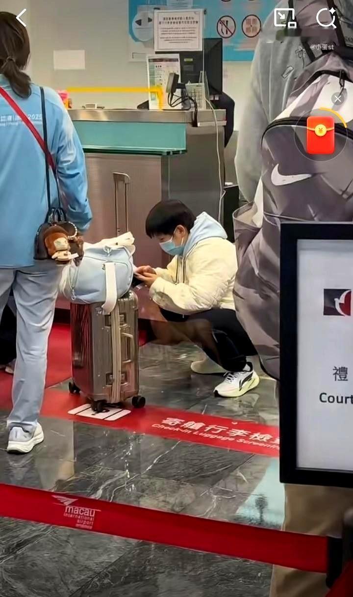 结束全运会的莎莎启程返京。这月底马上又是重要的成都混团比赛了。本届全运会孙颖