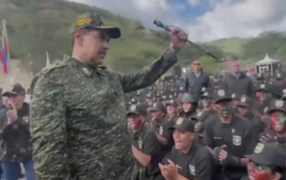 路透社报道，当地时间11日，一名加拉加斯的消息人士透露，按照他此前接触的军事规划