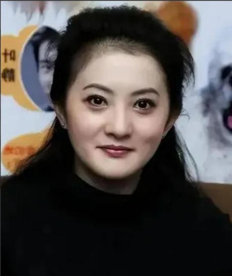 “小婉君”金铭44岁现状，个子太矮，事业受挫，单身未婚未孕。当年红遍大江南北的“