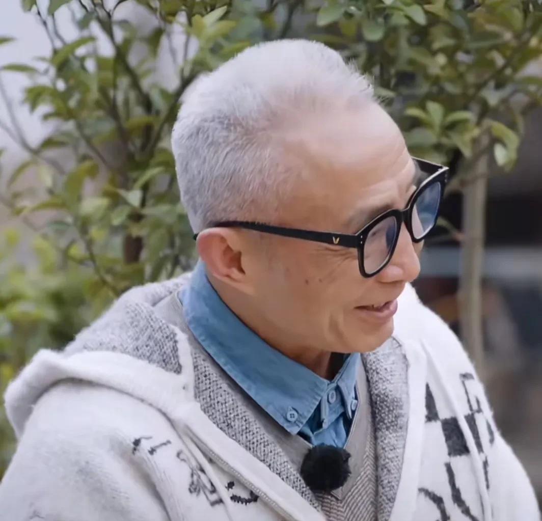 网红教授戴建业说：“我的初恋是位浙江姑娘，当时我19岁时，她一个浙江姑娘，下乡到