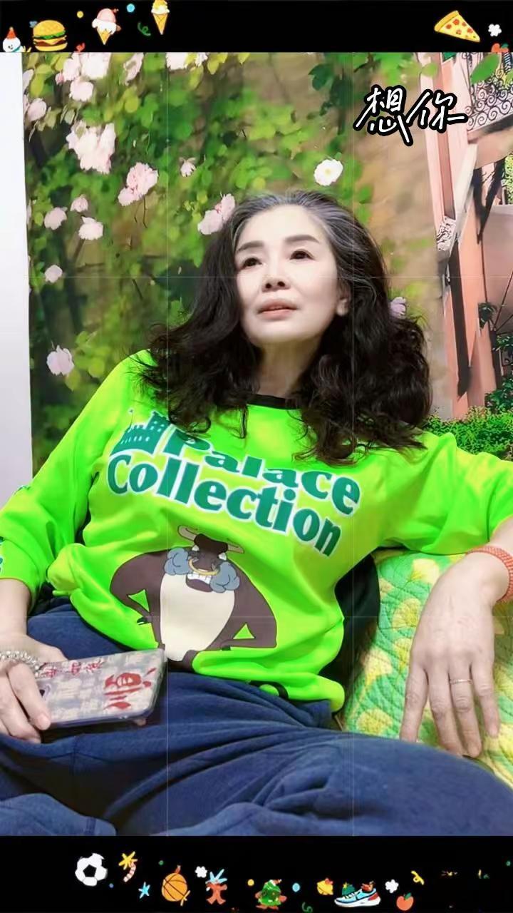 有生以来，第一次除夕没有你我如此木讷。我在天的这边想你问你好吗？你在天的那边听到