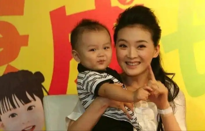 王艳终于熬出头，婆婆去世、老公失联，儿子性格也逐渐转变时隔，20年她终于做回了自