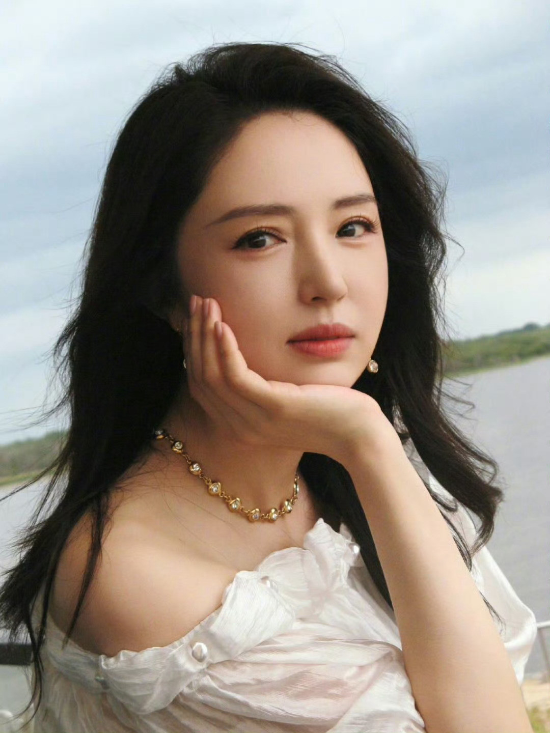 董璇张维伊争吵综艺节目《姐姐当家》里，雪花女神龙董璇和小自己九岁的小老公张维伊