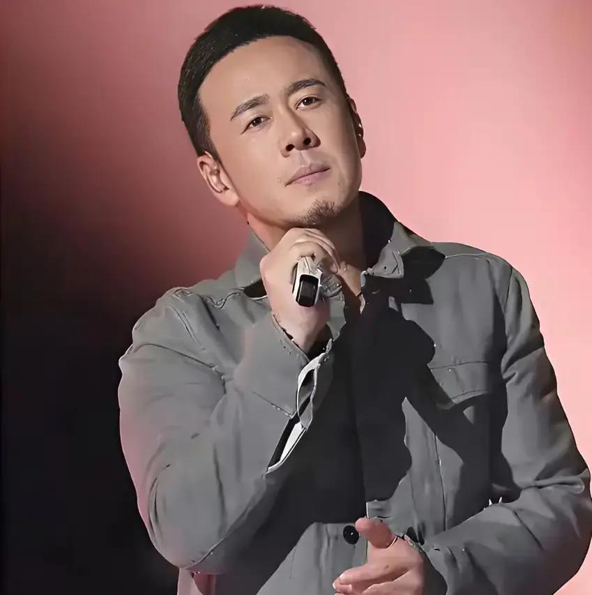 一张票1600，一排座空空。杨坤沈阳演唱会，价格撕开了情怀的底裤。主办方开