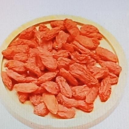 枸杞泡水好处多，要是搭配对了，效果更是翻倍。像枸杞和菊花就是一对好搭档。中医里，