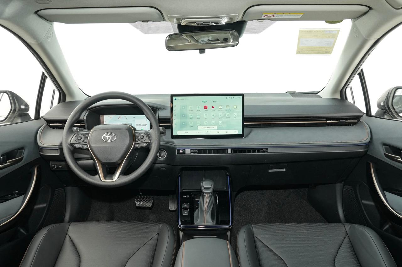 以前合资车在中国真的是超级挣钱！现在的卡罗拉只要9.9万元起售，而且是双擎！