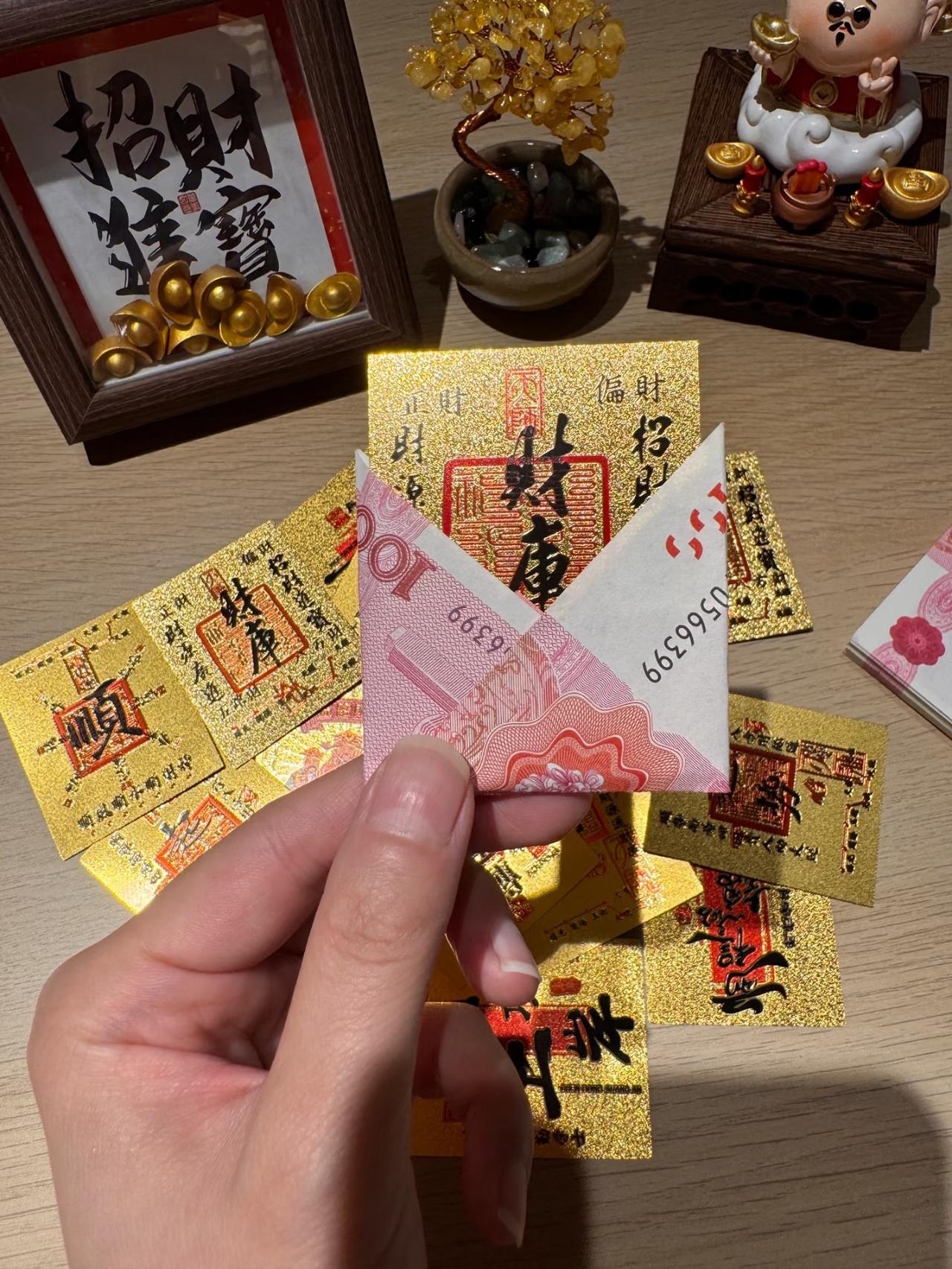 存钱，存钱，存钱，一定要存钱。月薪5800，却能每月存下5000！这位保洁