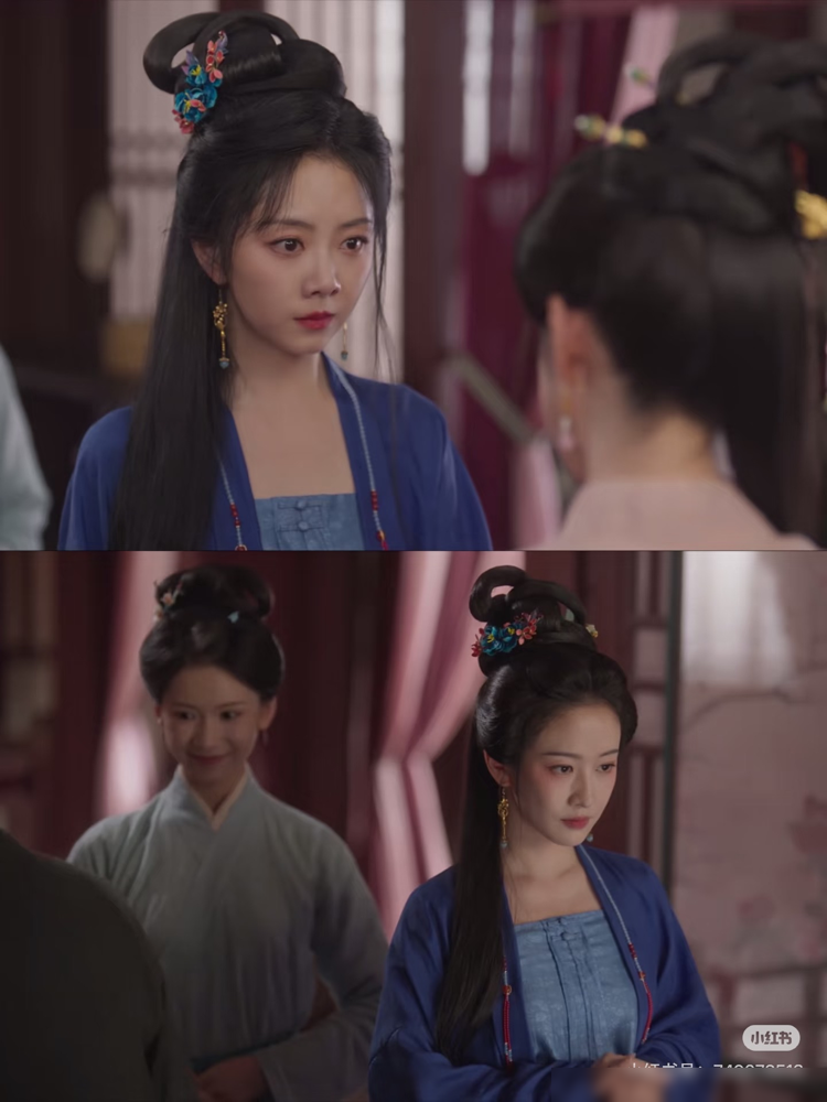 谭松韵一张蓝布衫，刘美含一套粉裙子，效果差出一整个阶级。同是演丫鬟，谭松韵穿灰蓝粗布，脸是压不住的净