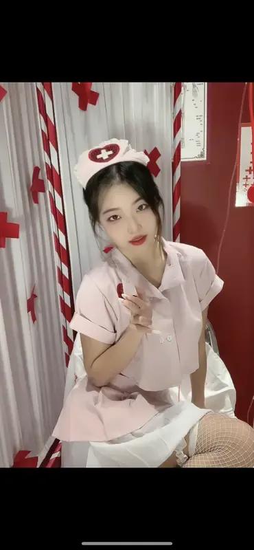 我一个大学女同学，今年40岁了，一直没结婚，还是一个人。她现在在县城的一家医