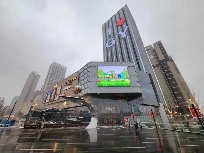 贵阳的商业也是成了扶不起的阿斗了刚刚华润万象生活汇。发出了一则公告，在华润万象