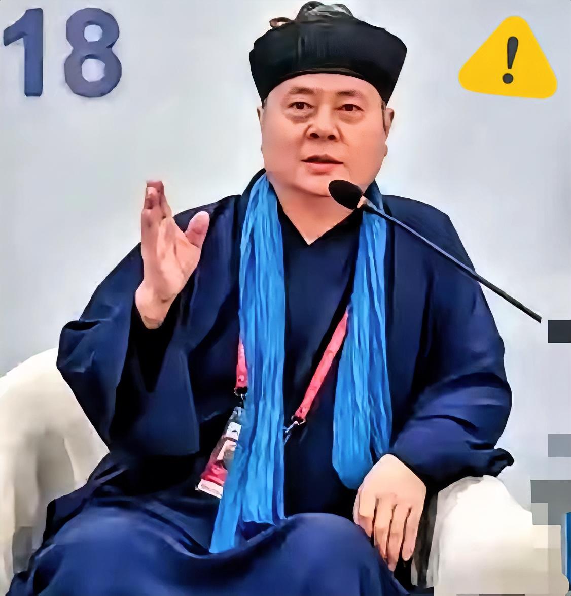 一直以为道士就是隐居深山，与世无争地过着清闲日子。直到见识了张道长，才知道自己想