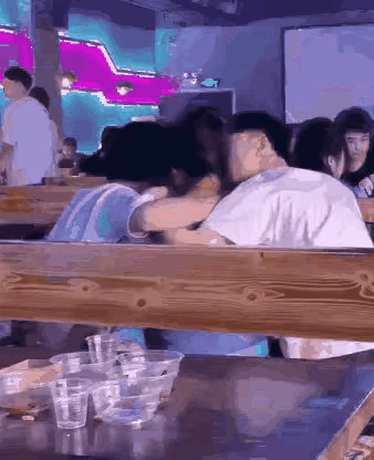 娶这样的女孩适合多少彩礼？但凡懂得自尊的人，都不会放纵和羞辱自己的，好女孩多的