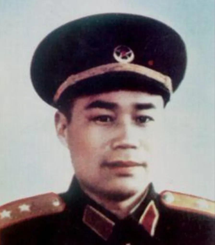 1963年，王近山被安排到河南周口地区西华县黄泛区农场当副场长。就在他收拾东西要