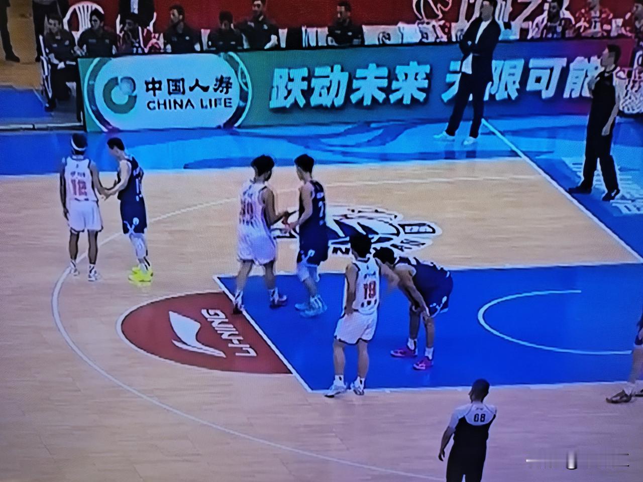 新疆伊力特队84:94败给青岛崂山啤酒队，宣告本赛季结束4月24日