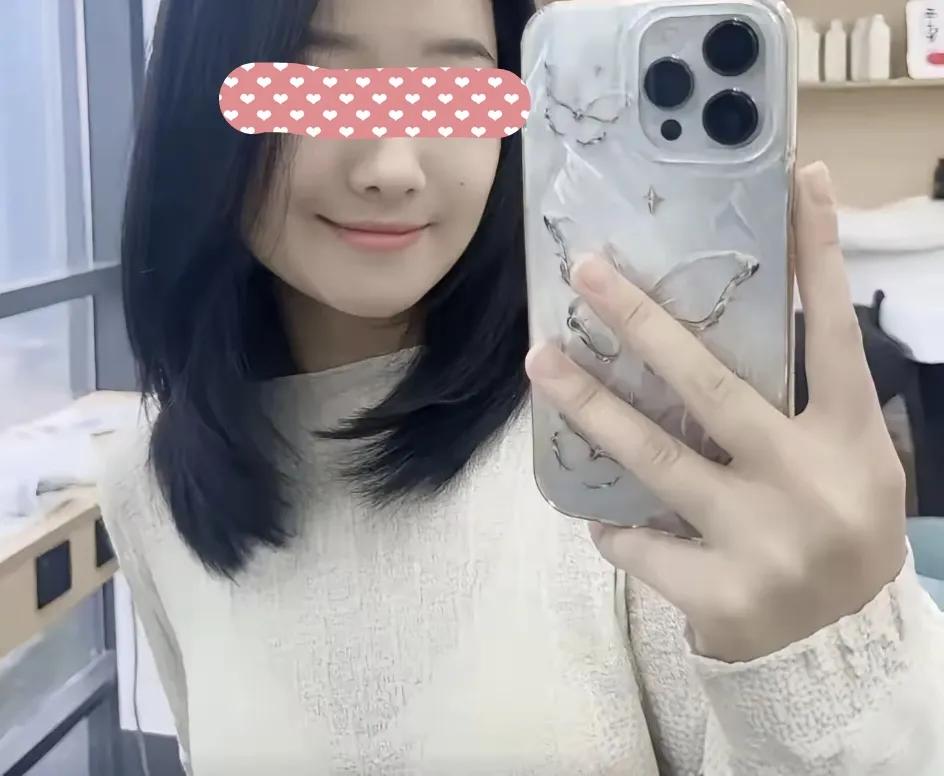 27岁女子三亚游玩被蛇咬伤身亡！目前大概过程大家都知晓了，有两点让人意难平：