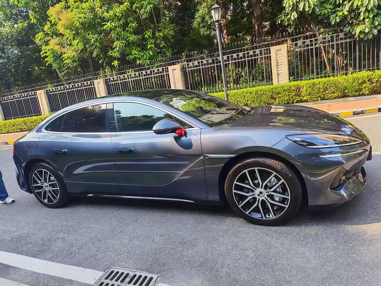 外观和内饰都挺不错的吧