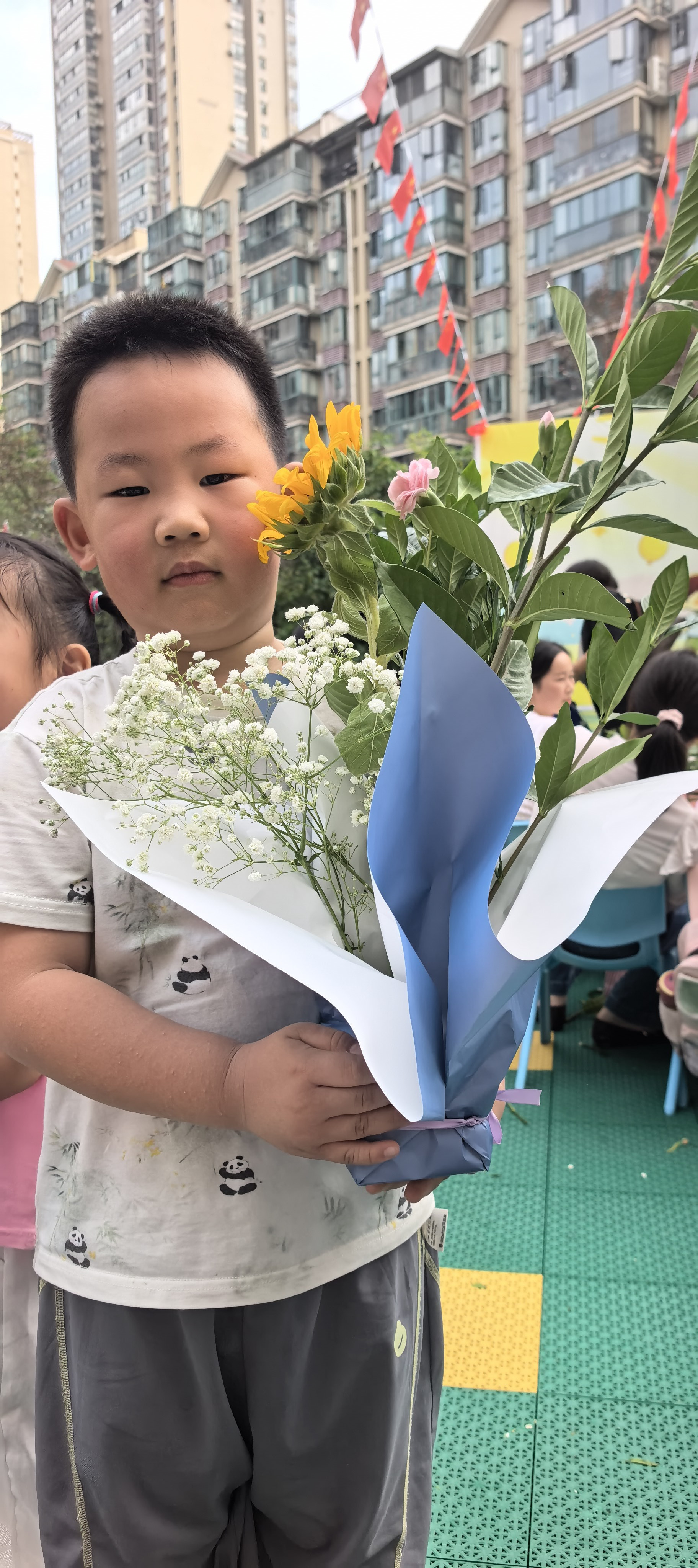 平陆运河刚通航一个月，热度还没完全散，不少人已经在算这笔经济账了。之前南宁的货、柳州的整车要去北部湾