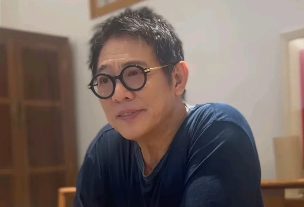 近日，李连杰回应电影《倚天屠龙记之魔教教主》为什么没有第二部？李连杰说他和向太是