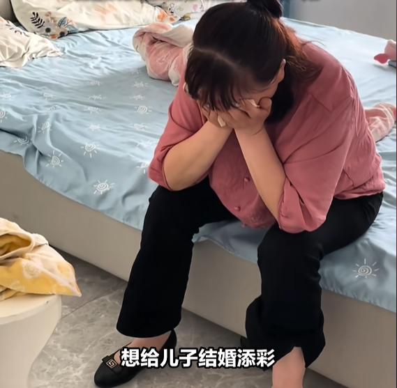 “真是糊涂！”5月29日报道，浙江诸暨，一女子眼看儿子要办婚事，手头资金紧张，平
