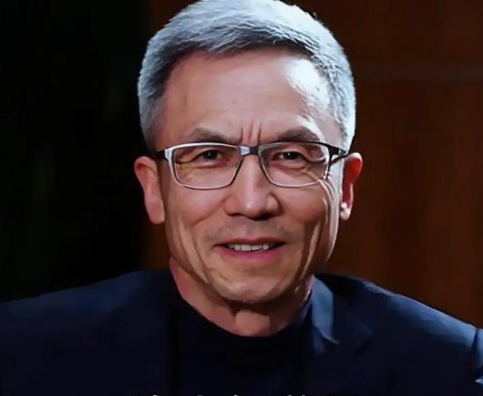 为啥说公知该肃清了？中国这些年发展势头猛得不行，从高铁到芯片，从新能源车到航天