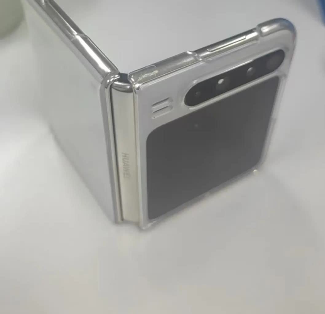 跟风买了华为折叠PURAX手机，我真的好后悔，很多功能都不能正常使用。我热衷折