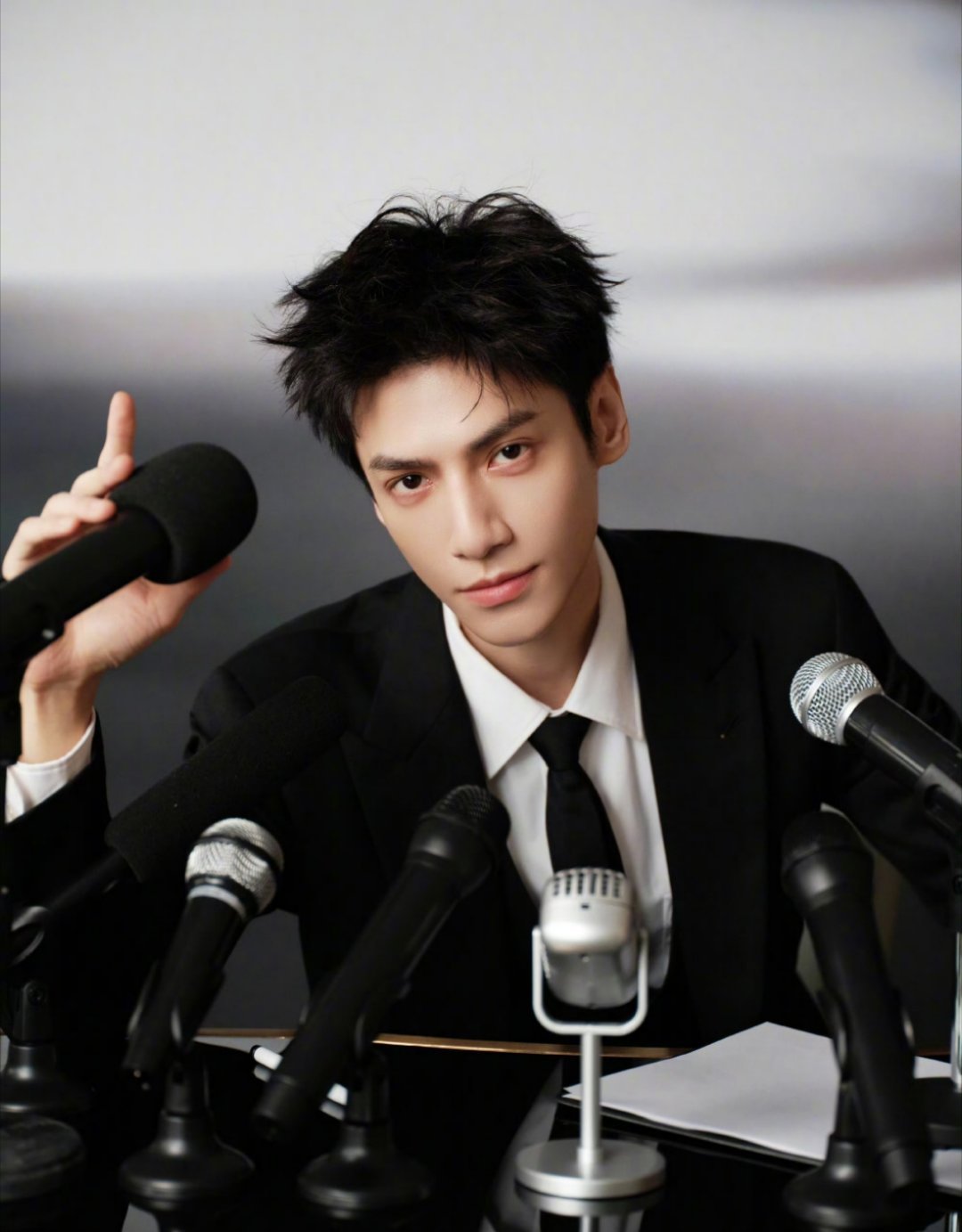 罗云熙今天一定很开心吧[比心][点赞]看你开心的样子从屏幕里溢出来了[doge]