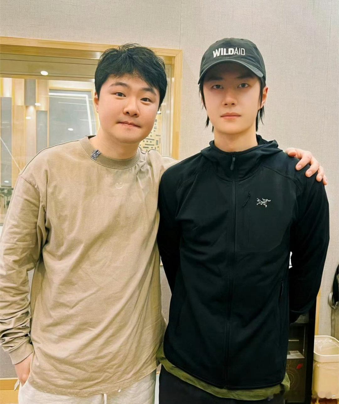 卧槽这张王一博我是真没见过！！！！