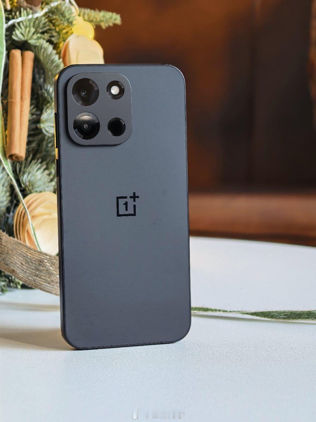 一加Turbo6上手实拍，很果味，黑色是磨砂质感