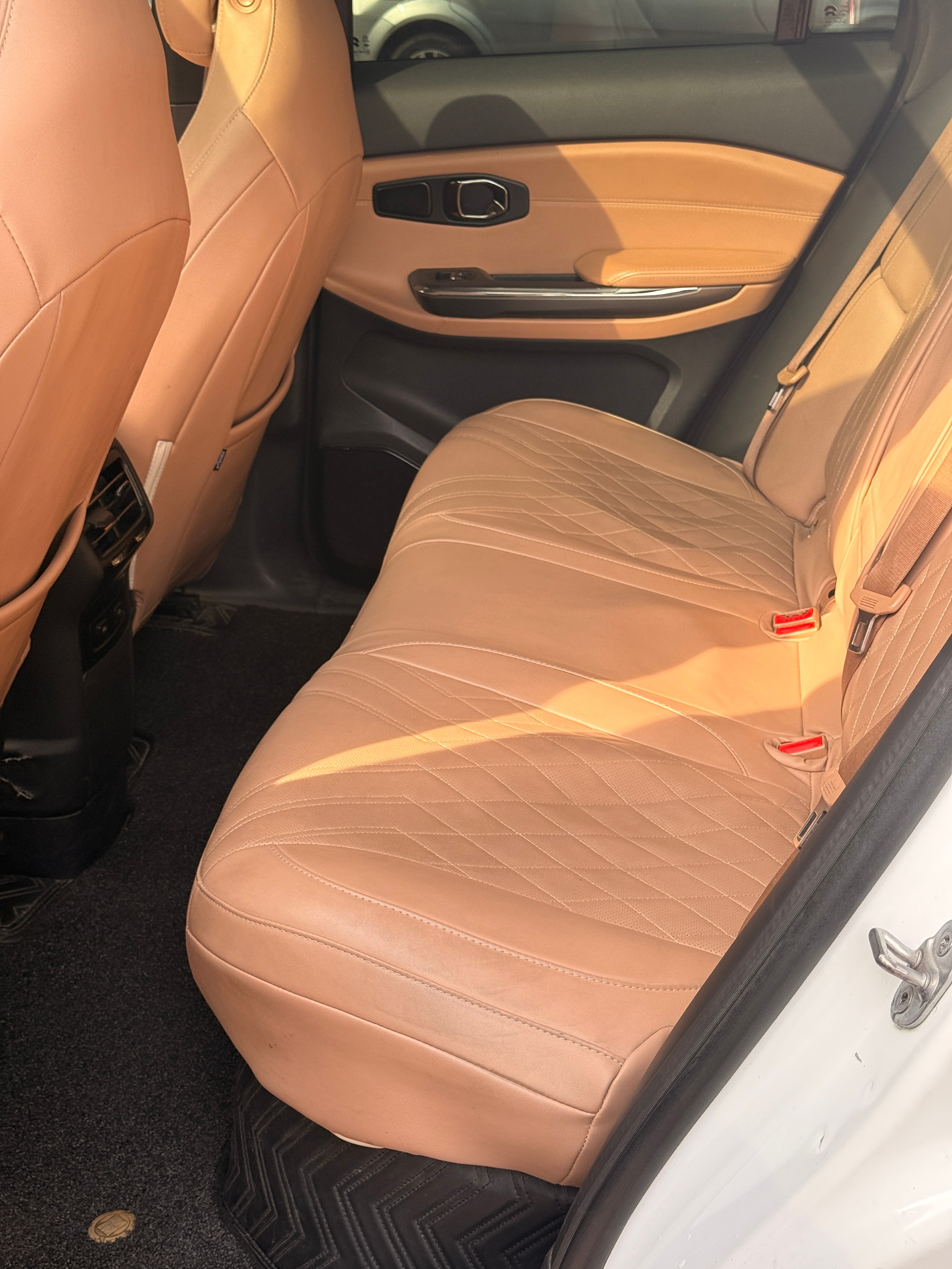 初代蔚来ES6已经上市7年多了。最近有一位大哥，把自己的ES6跑出了一百万公