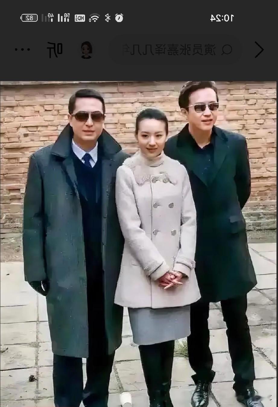 张嘉译、邓超和董洁，这三位往那一站，气场就出来了。张嘉译自带“大佬”气场，举手投