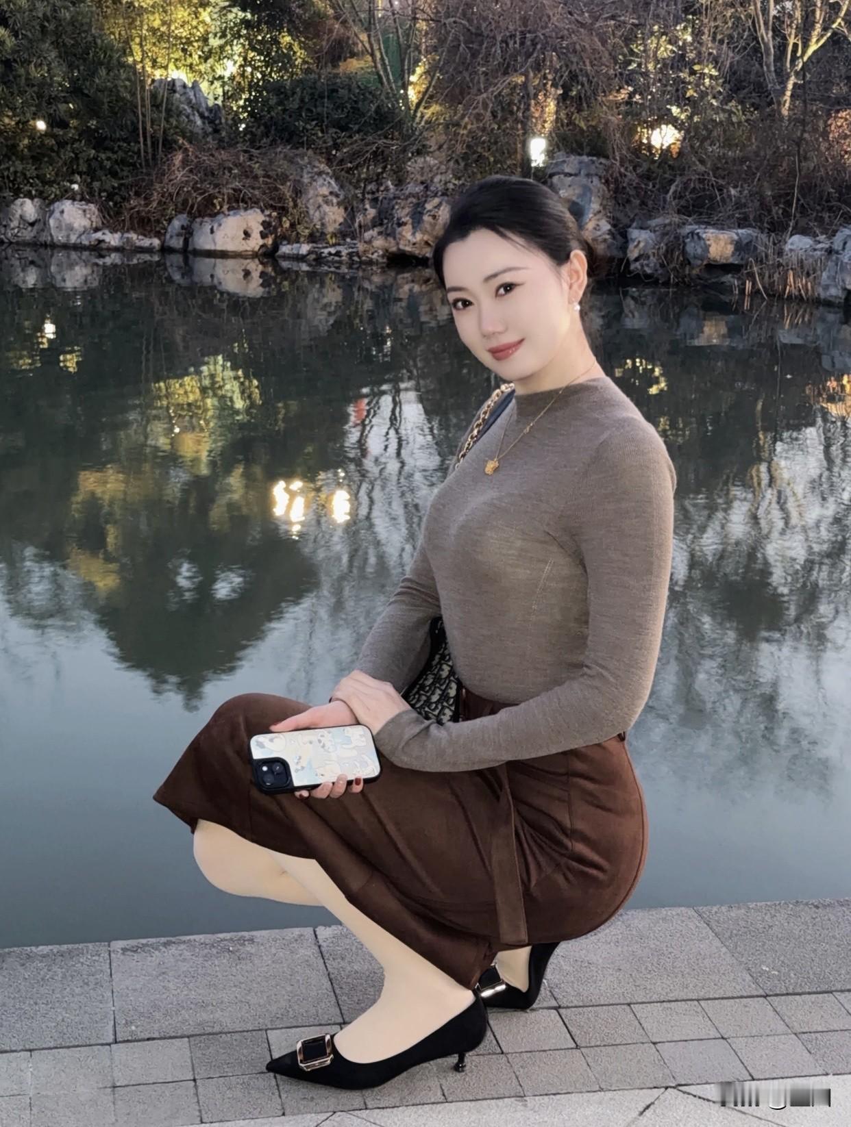 一个女人的外貌重要吗外貌好可能在社交中更易被关注。