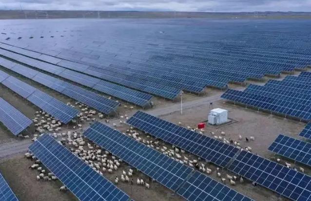 万万没想到，中国基建出了个大“乌龙”，本来准备花3亿在荒漠建个发电厂，结果十年后