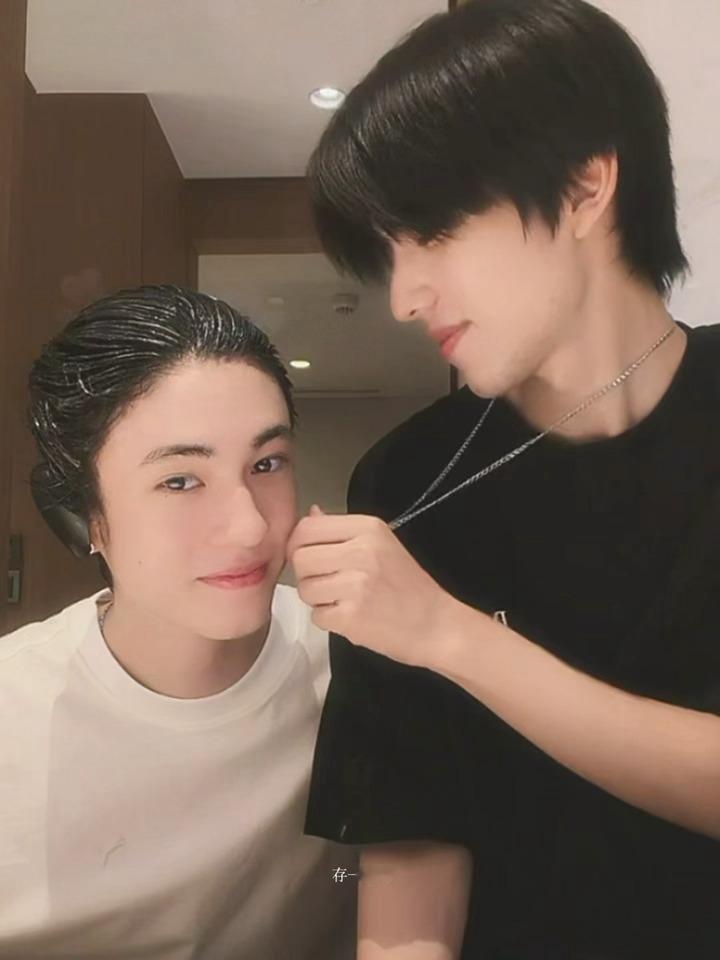 爱人像小孩