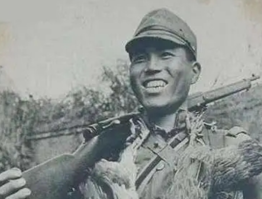 1938年冬季，大批鬼子窜到江宁县河西村一带“扫荡”，29岁的黄嘉仁从河西村逃了
