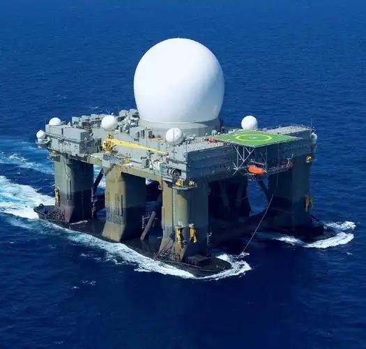 原来以为美军这部神秘雷达的外罩是固体式的，弄了半天竟然是充气的！图为美军SB