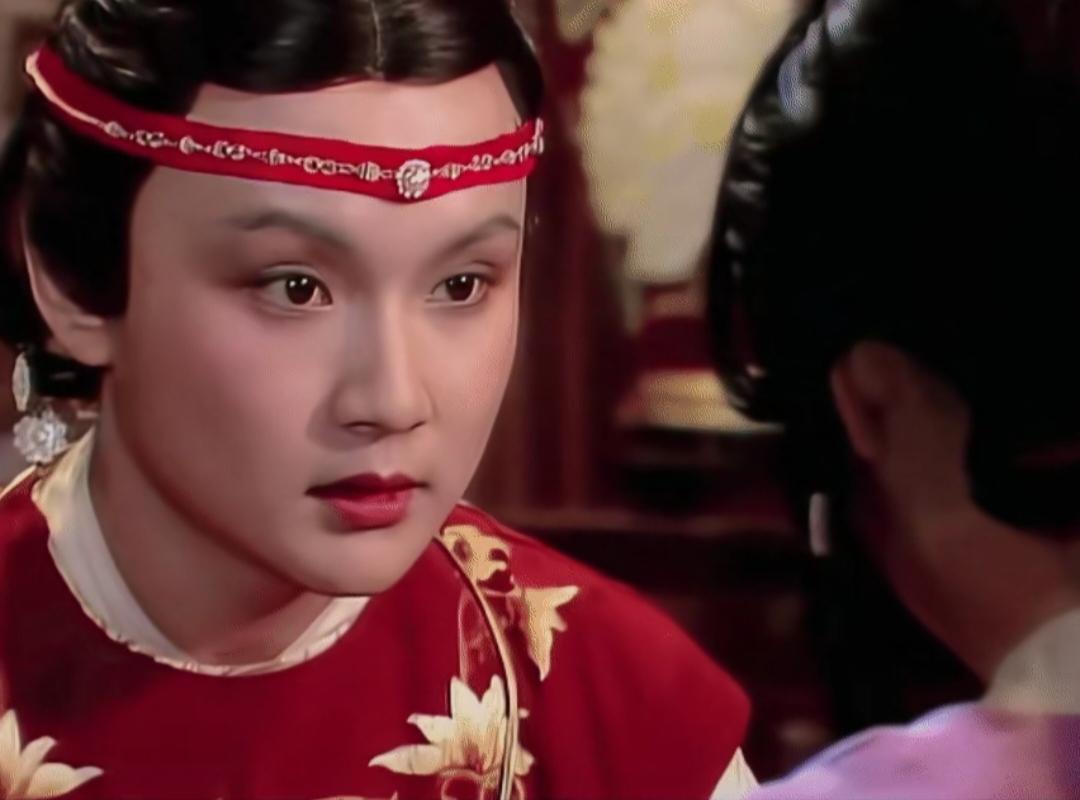贾宝玉为什么和姑家表妹林黛玉亲？懵懂的记忆里，贾宝玉或许从来没有考虑过：姑表