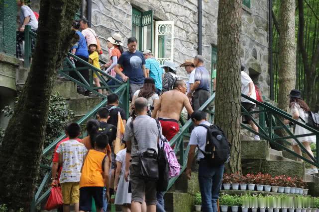 庐山石门涧风景区已于11月14日发布相关通报。具体情况如下：1. 事件经过