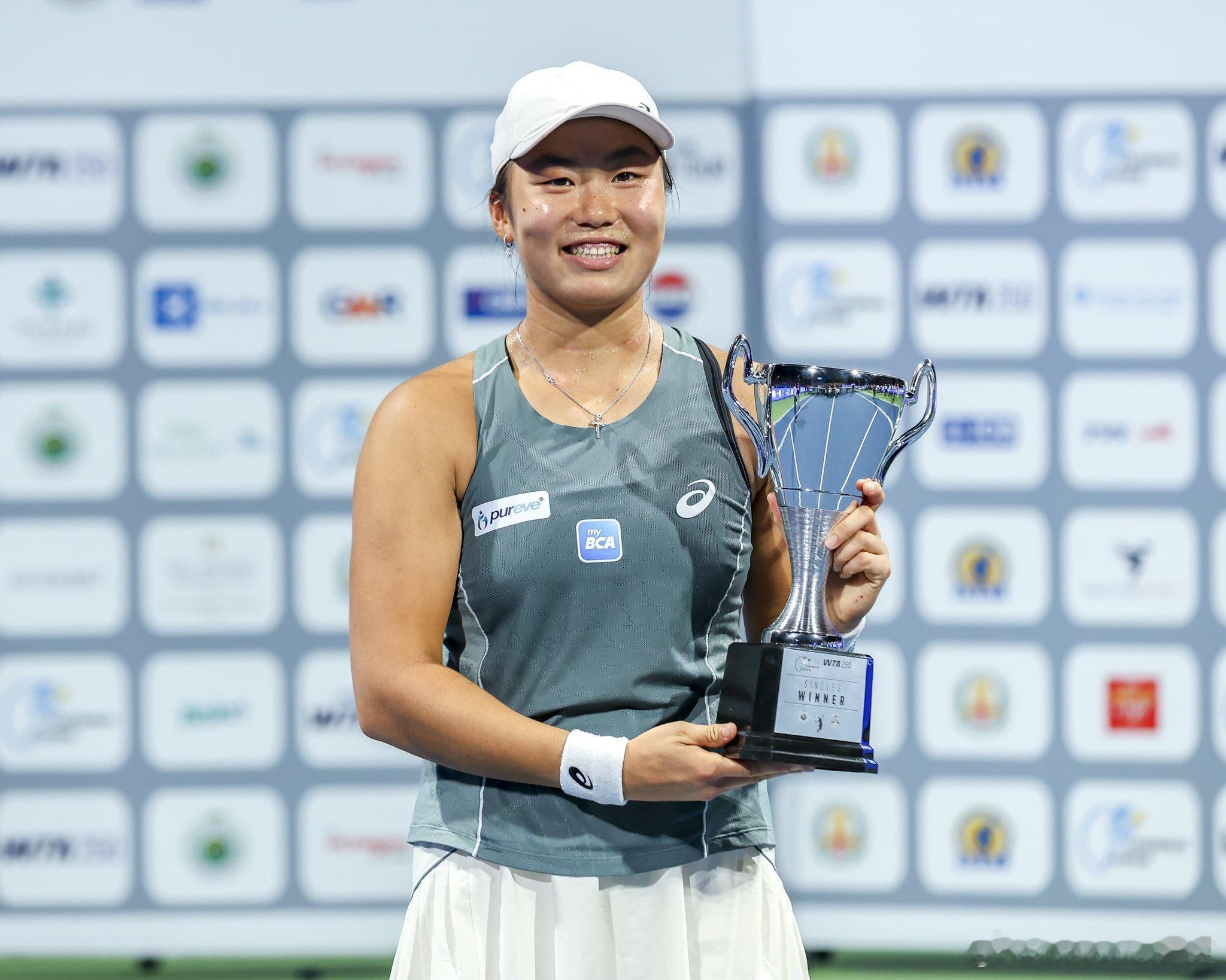 东南亚女网排名：NO.50伊埃拉（菲律宾第一人）NO.53曾丽美（在清奈成为了双