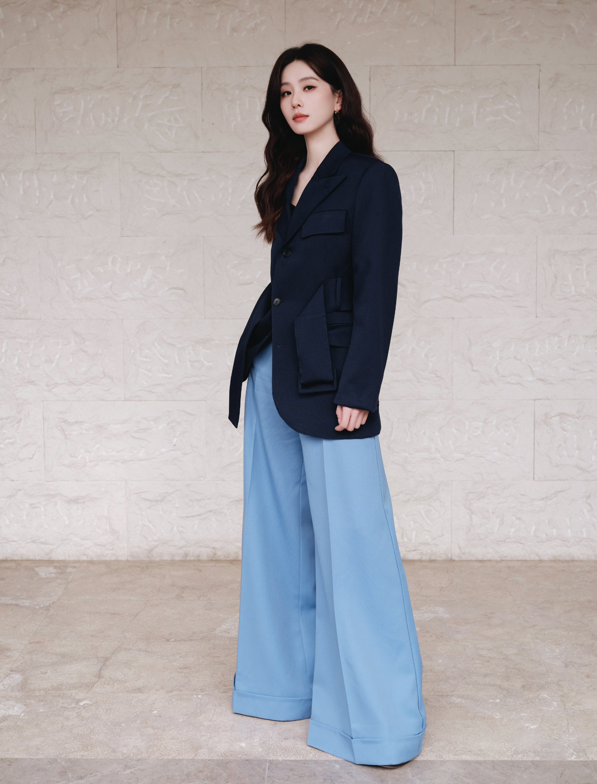 5奢女王刘诗诗Redgala一场活动演绎的三套造型，2套代言的奢牌轮着穿，不愧是