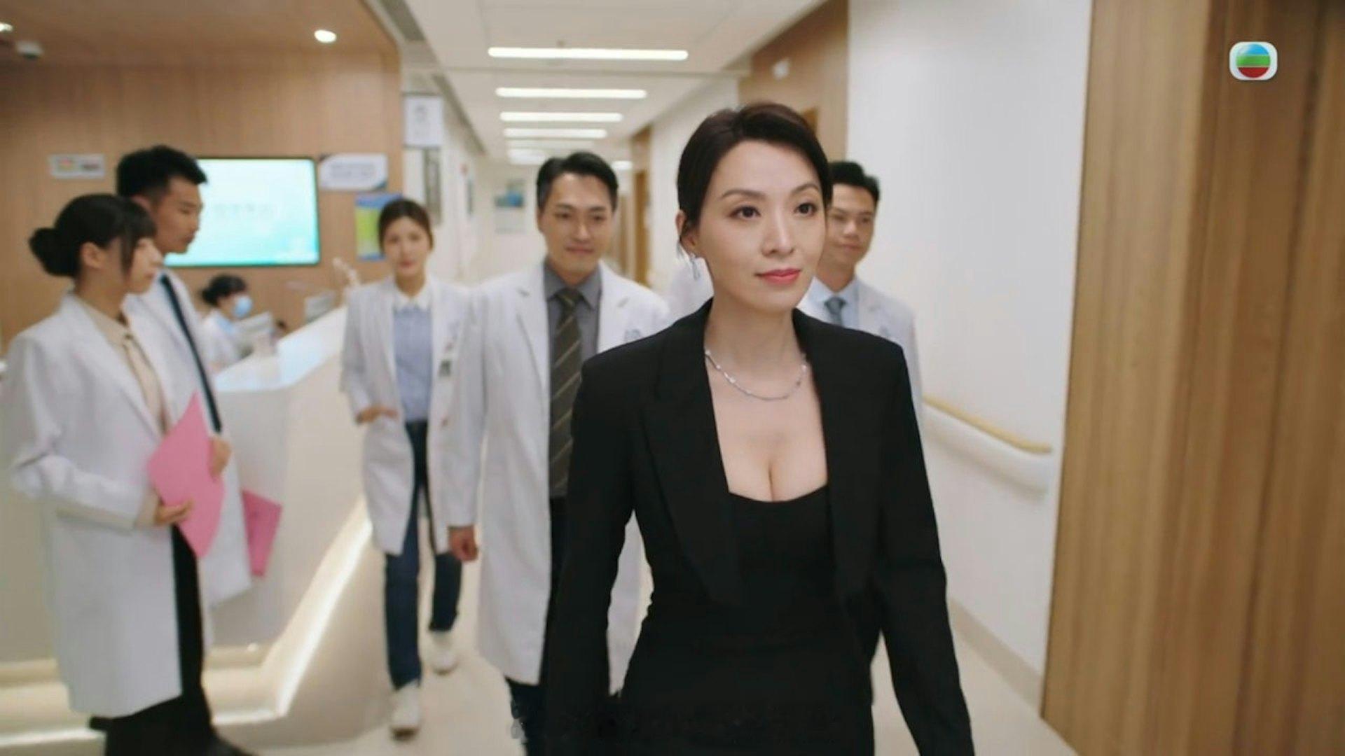 香港01：陈炜专访｜母亲临走前留下最大遗憾：爱，真的要讲出口陈炜最近在TVB剧集