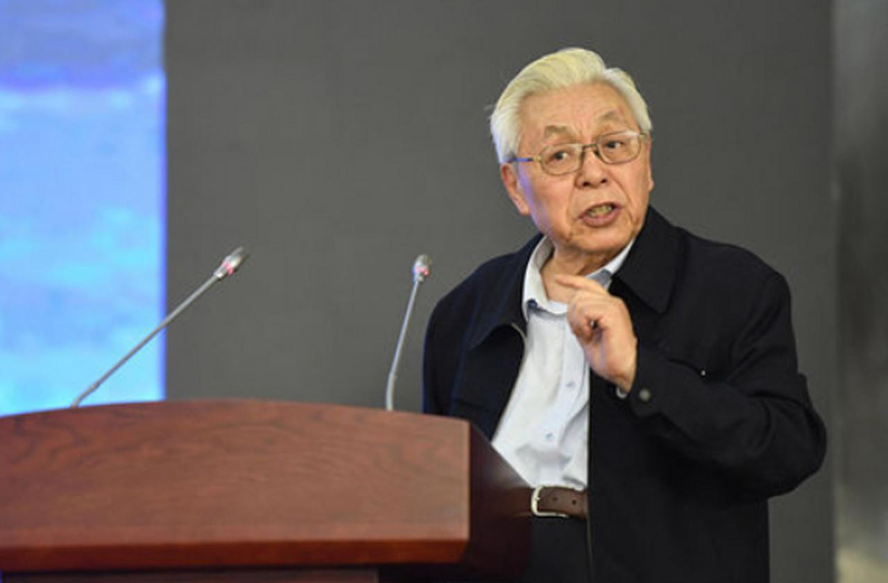 为什么都争着登月呢？就这么说吧，要是中国能在月球上架激光武器，只需要1.3秒就能