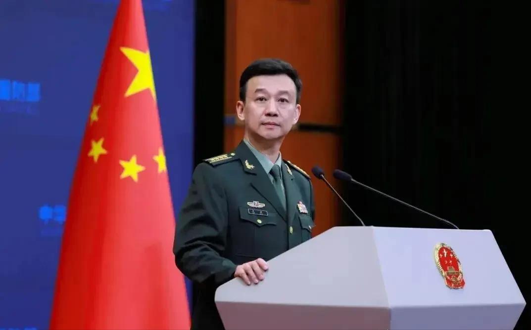 “从现在起，这片空域你们动不了！”1月10日，美军3架B-1B“枪骑兵”轰炸机逼