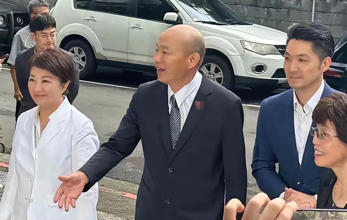 卢秀燕把话挑明，未来蓝营重返2028，她与韩国瑜、蒋万安缺一不可！蒋万安连忙撇清