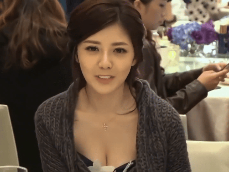 又被信息茧房了这个韩瑜真的有人认识吗最近一天刷到十几条都是她的视频做娱乐八