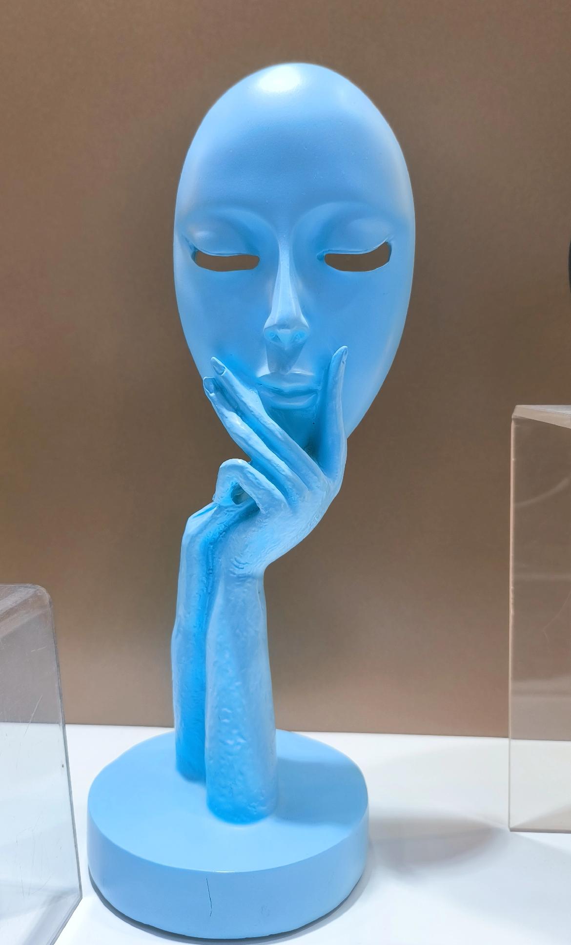 让教师苦恼的往往是优秀学生。有的教师回忆自己教过的学生，说很多优秀的学生都是