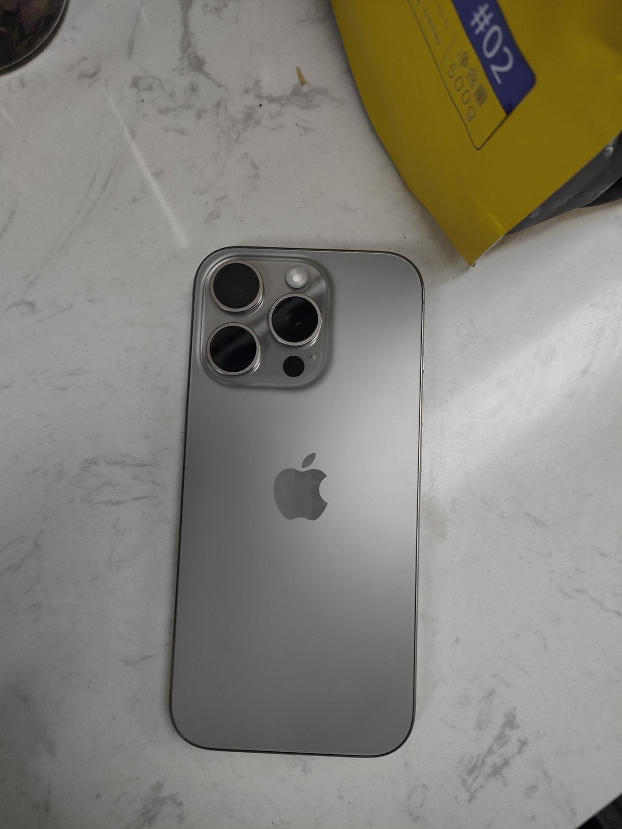 苹果16pro钛原色真的有好看的手机壳吗iPhone16pro原色买了一个多