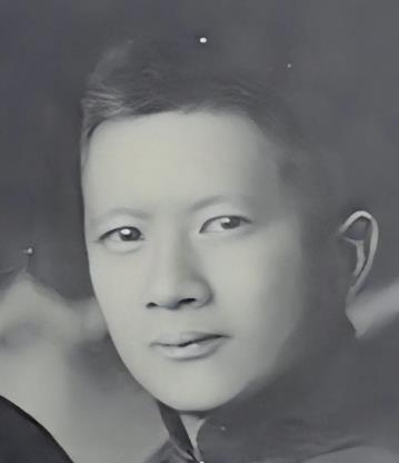 夜幕低垂，上海维也纳舞厅灯火通明，一名身着考究西装的男子坐在角落，他是宋子良。