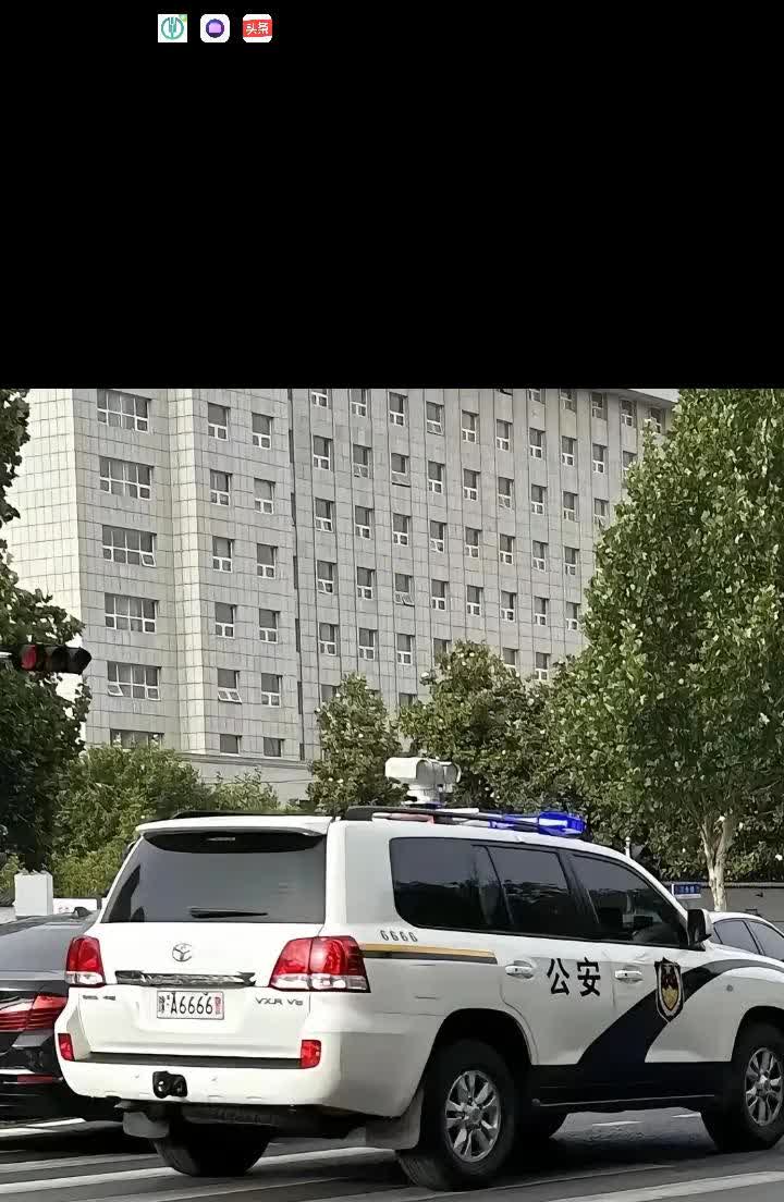 今天早上8点左右，邯郸北口上京港澳高速，11点多到达河南郑州。大街上拍到挂警