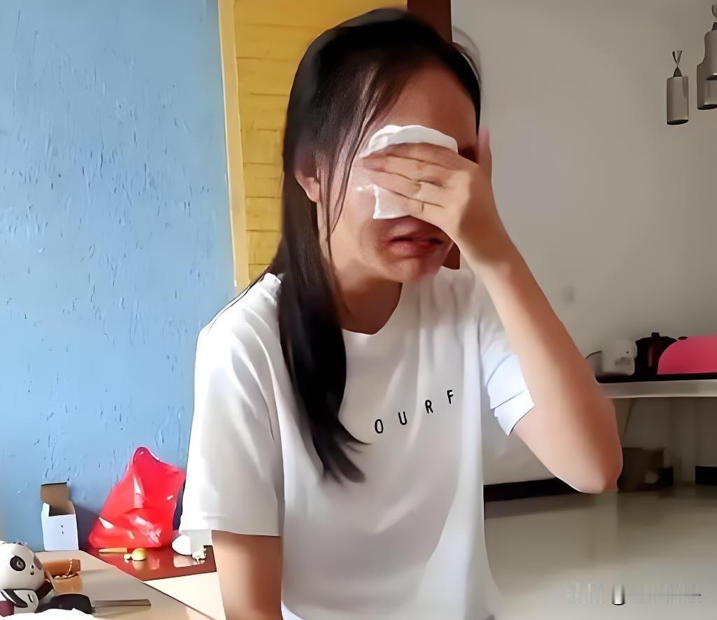 必须严惩！浙江杭州，一16岁女子有智力障碍，心智就像五六岁的幼童，母亲上班，她就